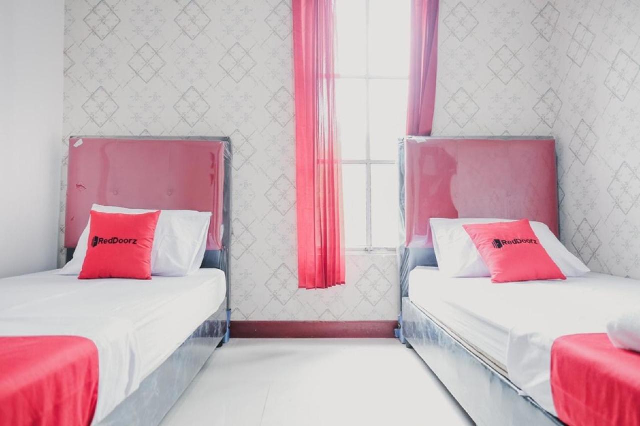 เรดดอร์ซ เนียร์ นาโกยา ฮิลล์ บาตัม 4 Hotel Jodoh  ภายนอก รูปภาพ